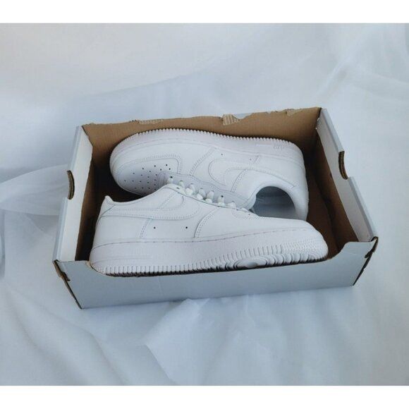 6 WOMEN'S  NIKE AIR FORCE 1 LOW ALL TRIPLE WHITE FV5951-111 B grade - Picture 10 of 12